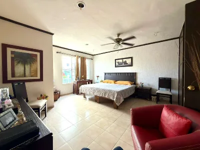 4-Bedroom House with Commercial Space for Sale | Main Avenue SM 50 — photo 2