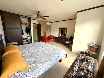 4-Bedroom House with Commercial Space for Sale | Main Avenue SM 50 — photo 4