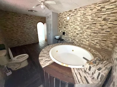 Huge 9-Bedroom Property Ideal for Investment | SM 50 Kinik Ave — photo 17