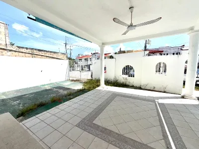 Huge 9-Bedroom Property Ideal for Investment | SM 50 Kinik Ave — photo 3