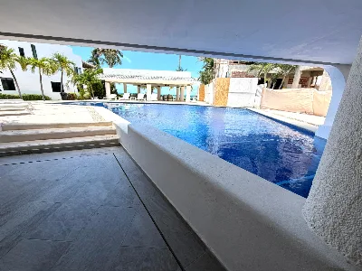 7-Bedroom Oceanfront Estate with Private Pool & Direct Beach Access | Hotel Zone Km 3 — photo 4