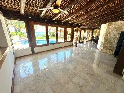 7-Bedroom Oceanfront Estate with Private Pool & Direct Beach Access | Hotel Zone Km 3 — photo 9