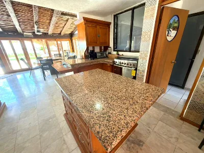 7-Bedroom Oceanfront Estate with Private Pool & Direct Beach Access | Hotel Zone Km 3 — photo 11