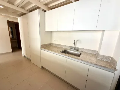 Casa de Lujo de 3 Recámaras con Alberca y Oficinas en Renta | Residencial Aqua (Av. Huayacán) — foto 3