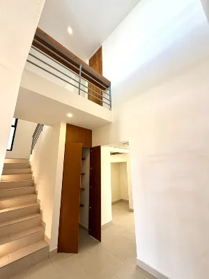Casa de Lujo de 3 Recámaras con Alberca y Oficinas en Renta | Residencial Aqua (Av. Huayacán) — foto 8