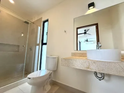 Casa de Lujo de 3 Recámaras con Alberca y Oficinas en Renta | Residencial Aqua (Av. Huayacán) — foto 15
