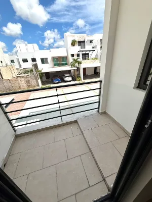 Casa de Lujo de 3 Recámaras con Alberca y Oficinas en Renta | Residencial Aqua (Av. Huayacán) — foto 27