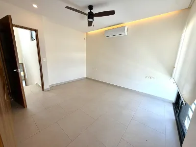 Casa de Lujo de 3 Recámaras con Alberca y Oficinas en Renta | Residencial Aqua (Av. Huayacán) — foto 9
