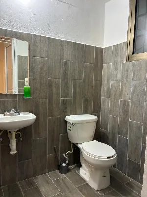 Casa de 7 Recámaras Ideal para Hostal o Airbnb en Venta | SM 23 cerca de Av. Tulum — foto 14