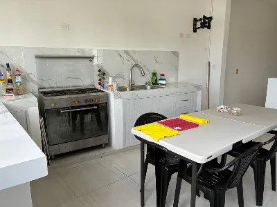 Casa de 7 Recámaras Ideal para Hostal o Airbnb en Venta | SM 23 cerca de Av. Tulum — foto 4