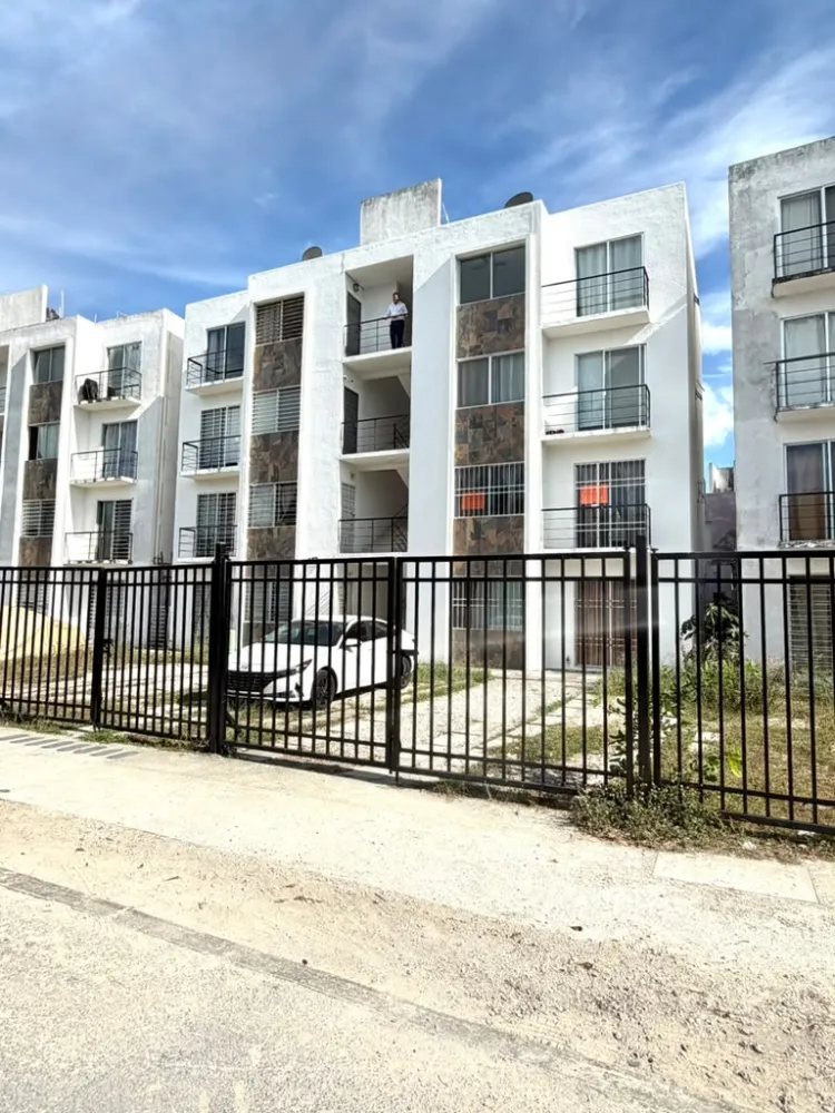 Departamento Amueblado en Venta de 2 Recámaras | Cancún Poligono Sur (Frente a Jade Residencial)