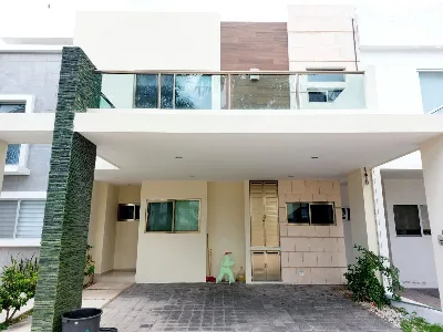Casa en Renta con Alberca y Paneles Solares en Residencial Arbolada — foto 1