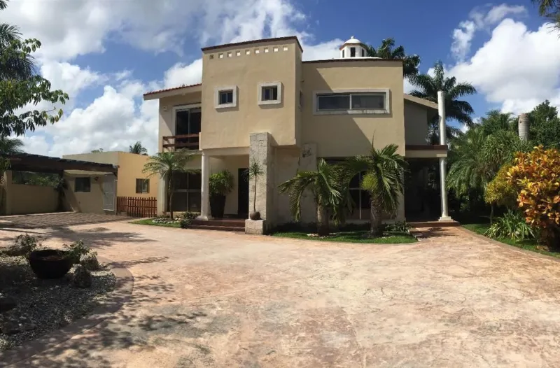 Residencia de Lujo de 3 Recámaras con Alberca y Gran Terreno | Alamos II / Doctores