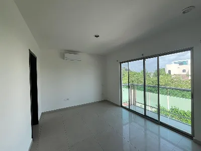 Casa de 3 Niveles con Alberca y Roof Garden en Renta en Residencial Cumbres — foto 5
