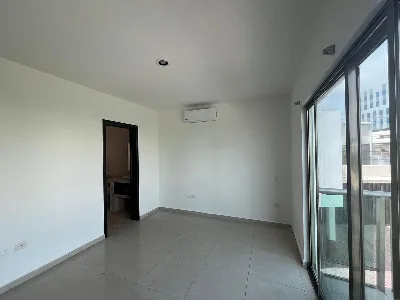 Casa de 3 Niveles con Alberca y Roof Garden en Renta en Residencial Cumbres — foto 21