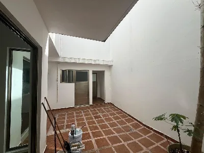 Casa de 3 Niveles con Alberca y Roof Garden en Renta en Residencial Cumbres — foto 24