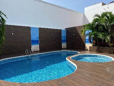 Casa de 3 Niveles con Alberca y Roof Garden en Renta en Residencial Cumbres — foto 3