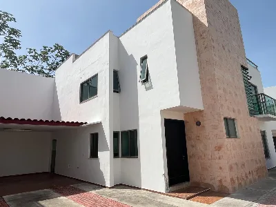 Casa de 3 Niveles con Alberca y Roof Garden en Renta en Residencial Cumbres — foto 1