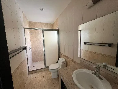 Casa de 3 Niveles con Alberca y Roof Garden en Renta en Residencial Cumbres — foto 15