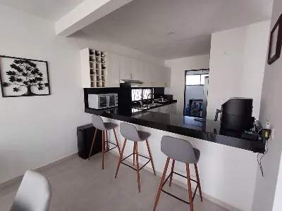 Casa Amueblada en Renta de 3 Recámaras con Alberca en Polígono Sur — foto 5