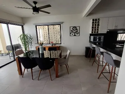 Casa Amueblada en Renta de 3 Recámaras con Alberca en Polígono Sur — foto 4