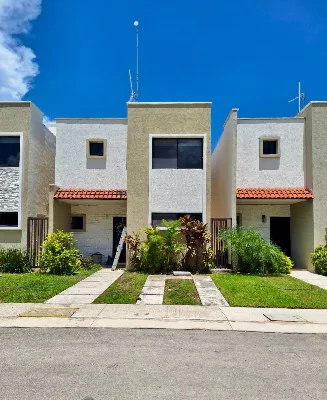 Casa Amueblada en Renta de 3 Recámaras con Alberca en Polígono Sur — foto 2