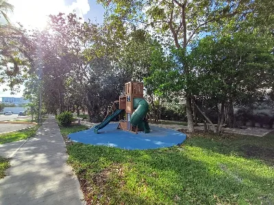 Casa Amueblada en Renta de 3 Recámaras con Alberca en Polígono Sur — foto 25
