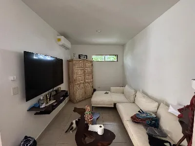 Casa con Espacios Independientes y Oficinas en Venta en Residencial Jade — foto 3