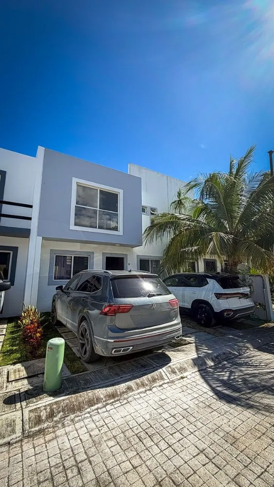 Casa en Venta de 4 Recámaras con Recámara en Planta Baja | Residencial Almena