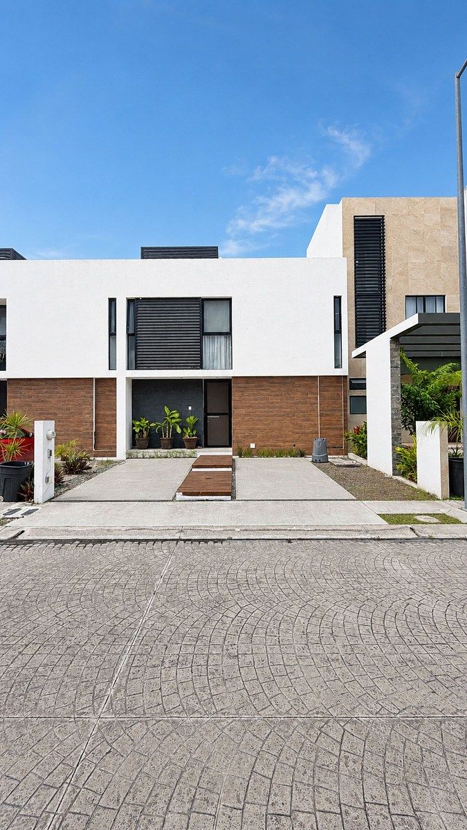 Hermosa Casa Totalmente Amueblada en Renta con Alberca | Aqua Residencial, Av. Huayacán