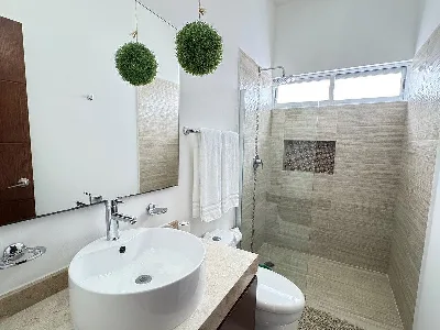 Hermosa Casa de 4 Recámaras Totalmente Amueblada en Venta | Aqua Residencial — foto 4