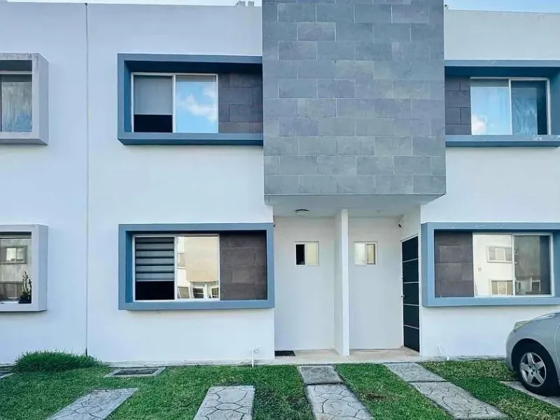 Casa de 2 Plantas con Alberca y Excelentes Amenidades en Jardines del Sur
