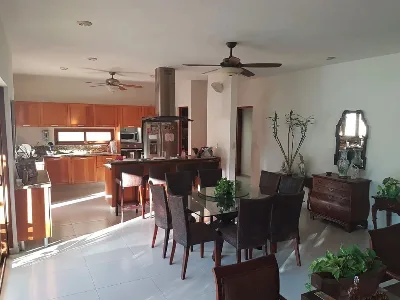 Exclusiva y Hermosa Casa en Renta con Alberca y Paneles Solares en Residencial Villa Magna — foto 8
