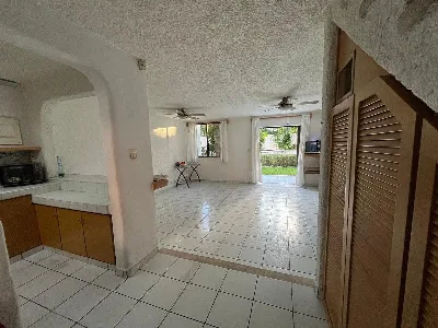 Casa en Venta de 3 Recámaras con Estudio | Supermanzana 45 (Av. del Sol) — foto 3