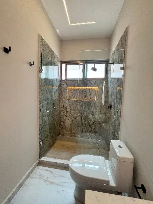 Casa Nueva con Recámara en Planta Baja en Renta en Vía Cumbres — foto 19