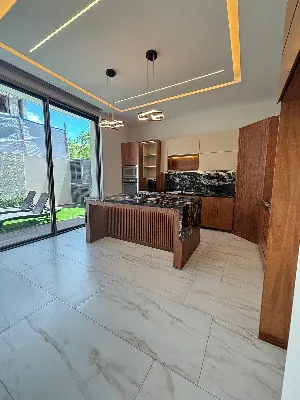 Casa Nueva con Recámara en Planta Baja en Renta en Vía Cumbres — foto 5
