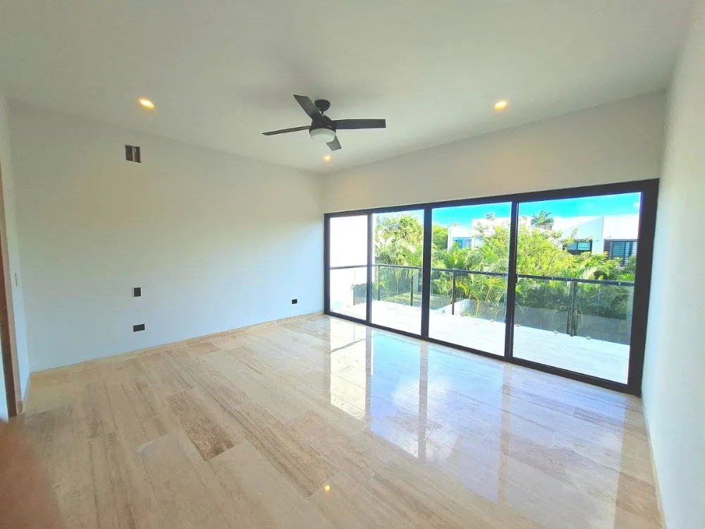 Casa Nueva de Lujo de 4 Recámaras en Venta en Lagos del Sol