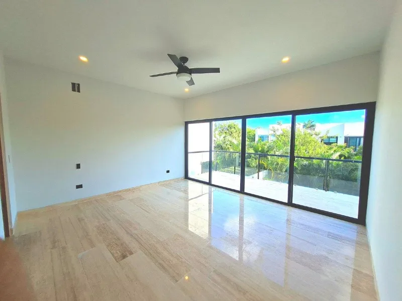 Casa Nueva de Lujo de 4 Recámaras en Venta en Lagos del Sol