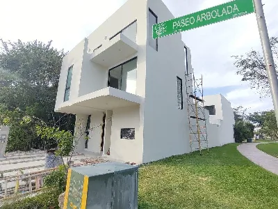 Casa en Venta con Estudio y Terraza en Residencial Arbolada — foto 4