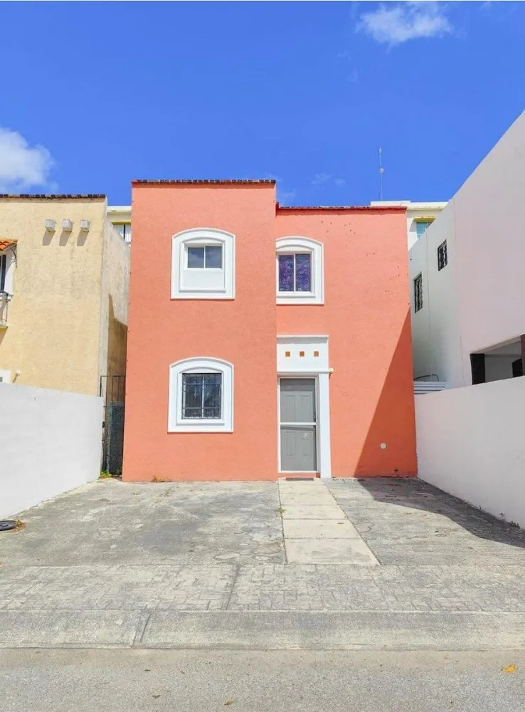 Casa Amueblado de 2 Recámaras con Alberca en Residencial Mallorca