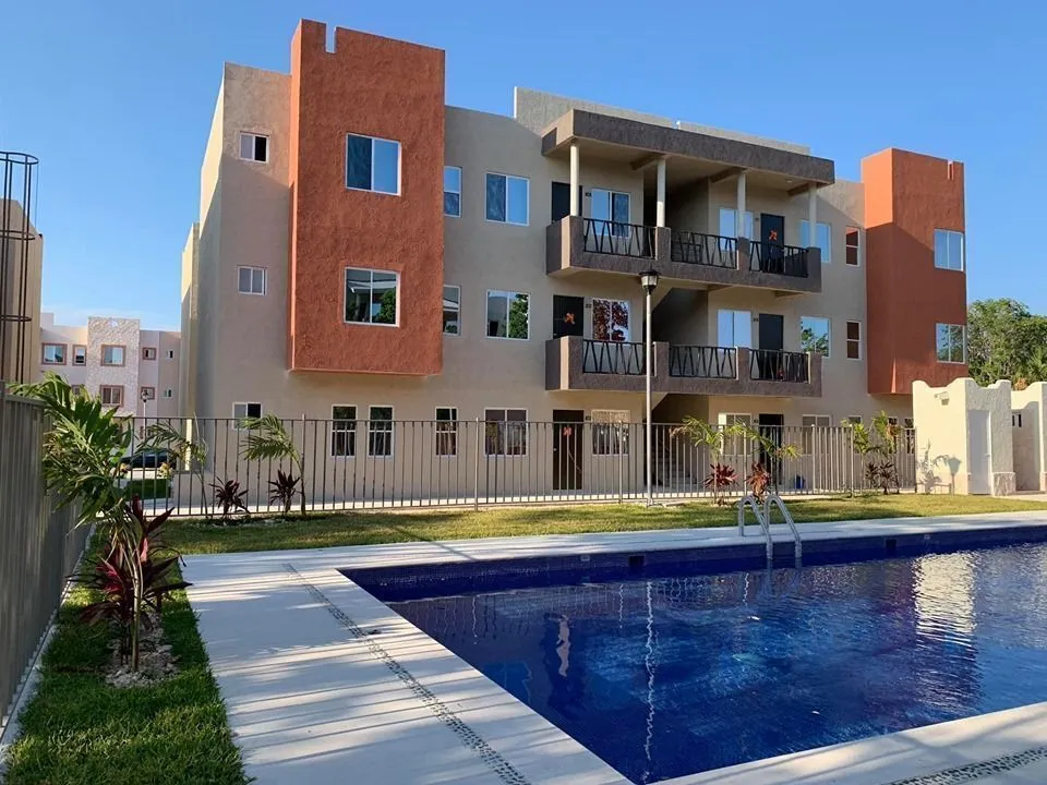 Departamento Nuevo de 3 Recámaras con Alberca y Pádel en Catania Residencial