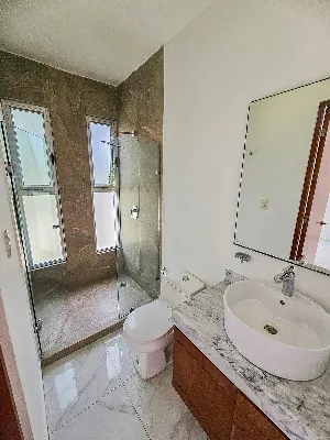 Espectacular Casa en Esquina con Alberca y Roof en Residencial Aqua — foto 16