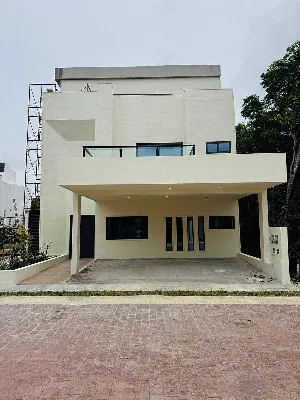 Espectacular Residencia de 5 Recámaras y Estudio en Vía Cumbres Residencial — foto 1