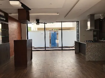 Casa en Renta de 3 Niveles con Alberca Privada en Residencial Arbolada — foto 2