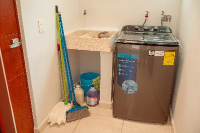 Departamento Amueblado de 2 Recámaras en Renta en Long Island, The Springs — foto 20