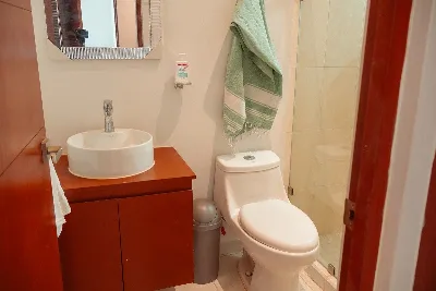 Departamento Amueblado de 2 Recámaras en Renta en Long Island, The Springs — foto 11